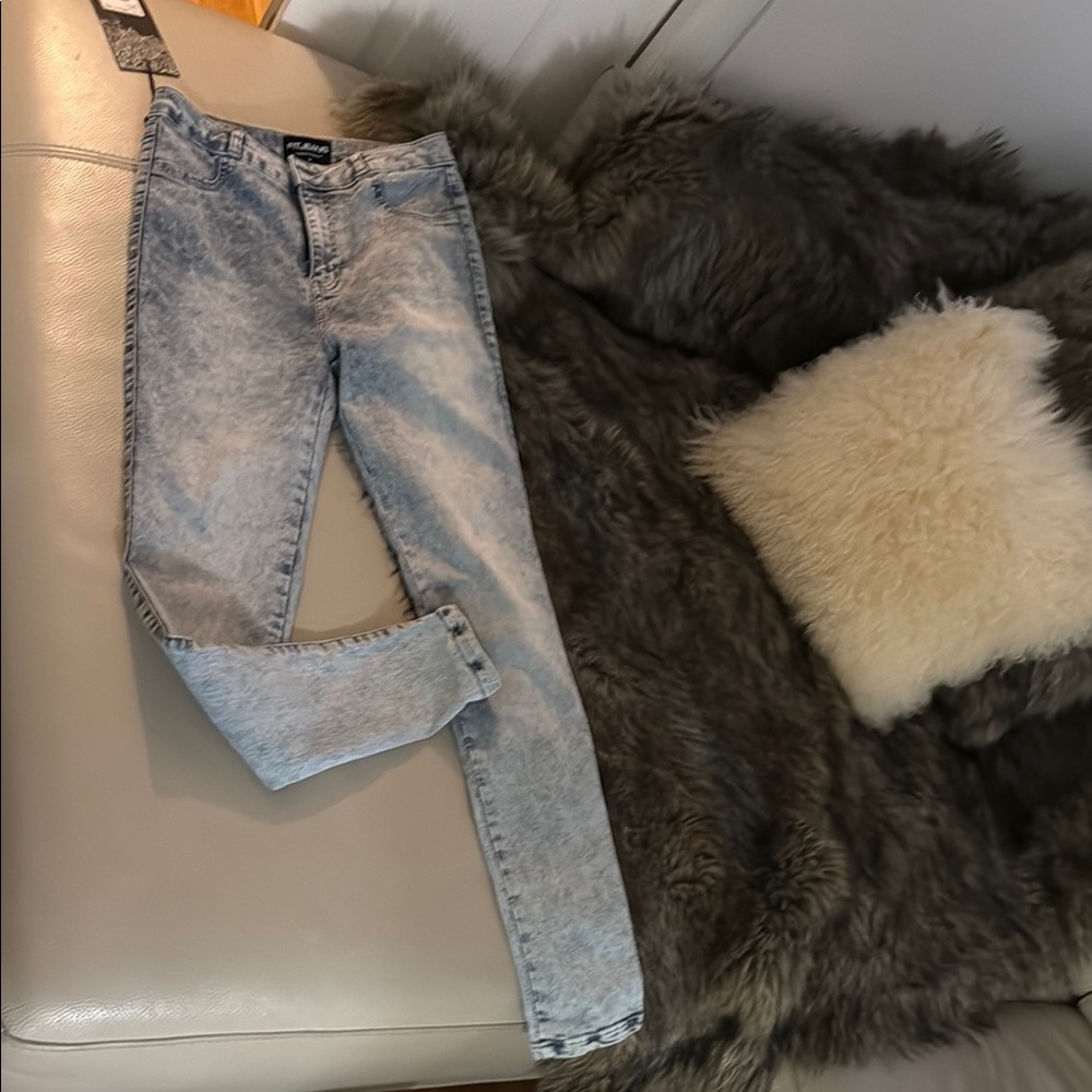 Women's Light Blue Jeans